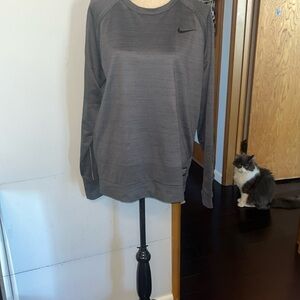 Nike Golf Heathered Gray Pullover. Nike golf Long Sleeve Shirt Dri-Fit Large
